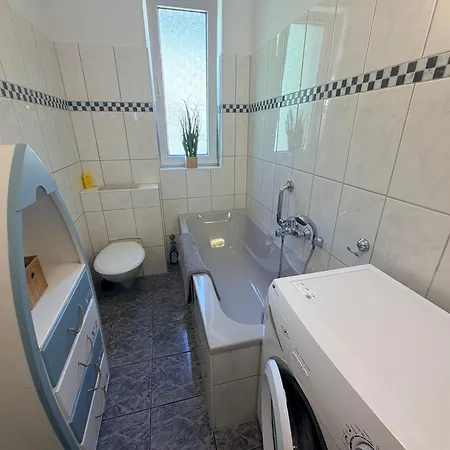 Ganzes Wald & Welle Bis 17 Personen Kamin, Garten, Gratis Parkplatz & Wifi * Graal-Mueritz