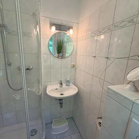 Ganzes Wald & Welle Bis 17 Personen Kamin, Garten, Gratis Parkplatz & Wifi * Graal-Mueritz