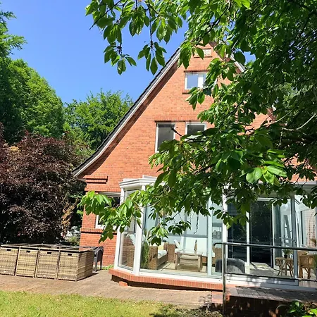 Ganzes Wald & Welle Bis 17 Personen Kamin, Garten, Gratis Parkplatz & Wifi * Graal-Mueritz